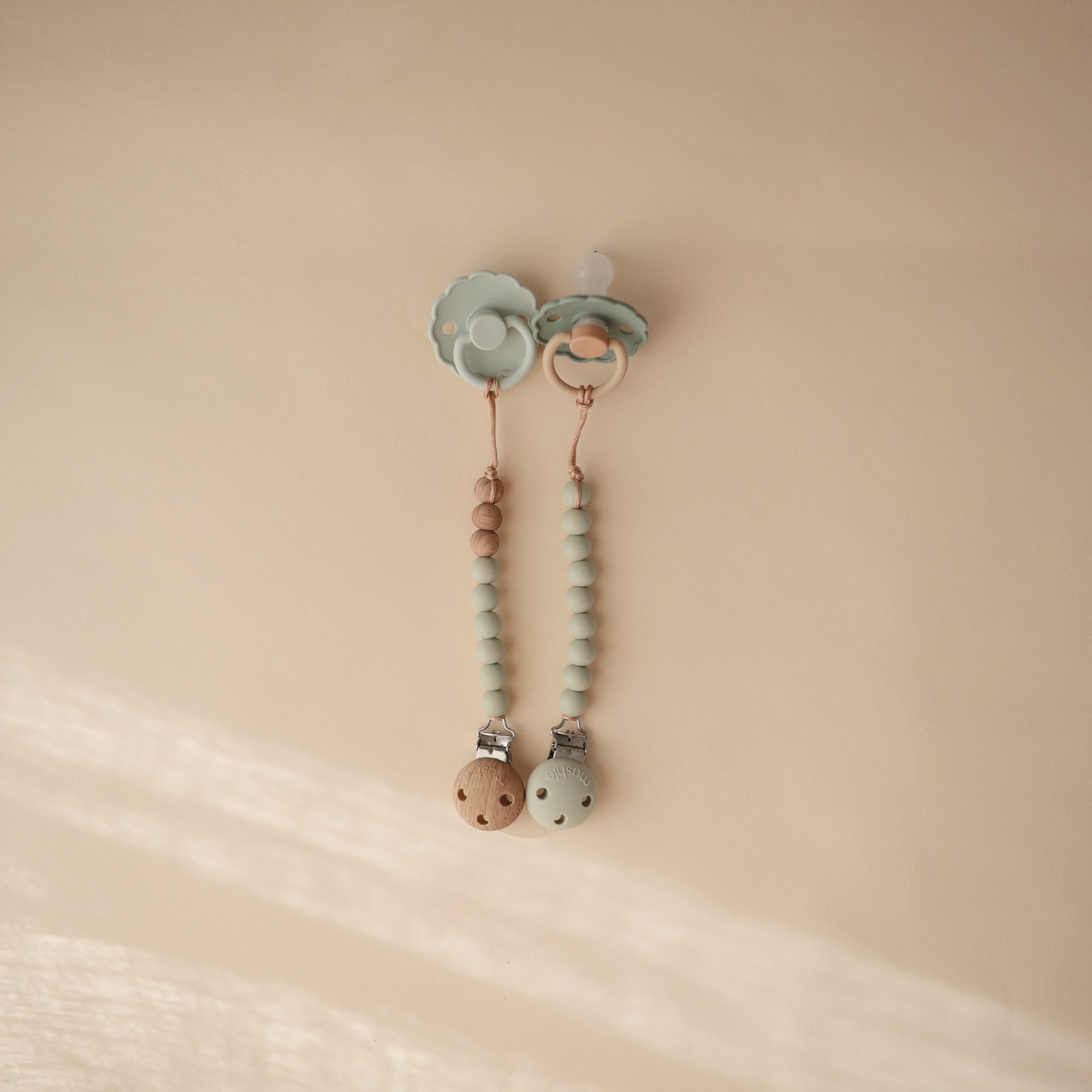 Silicone Pacifier Clip | Eva